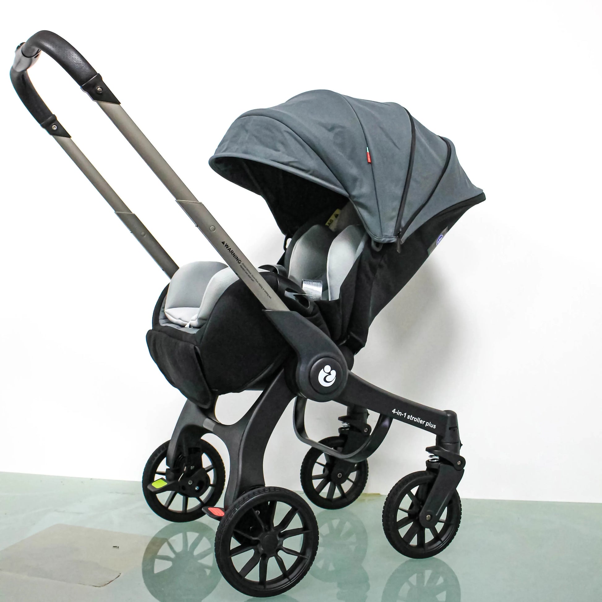 Poussette bébé Confort Ultra - Rangement et accessoires pratiques